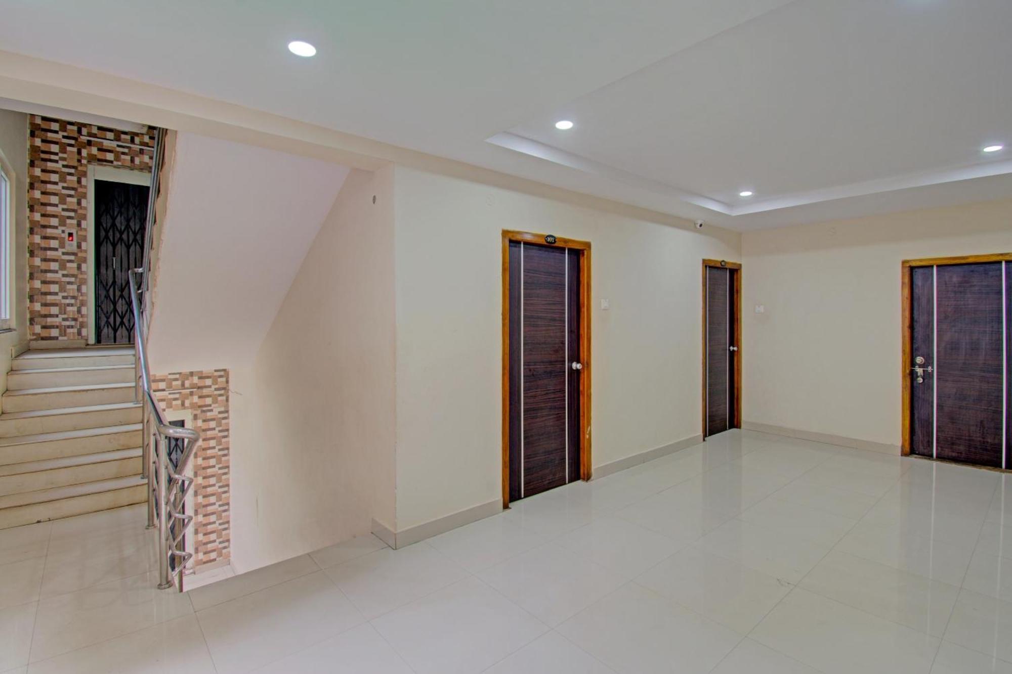 Hotel O 80823 Hotel Sitara Grand Visakhapatnam Buitenkant foto